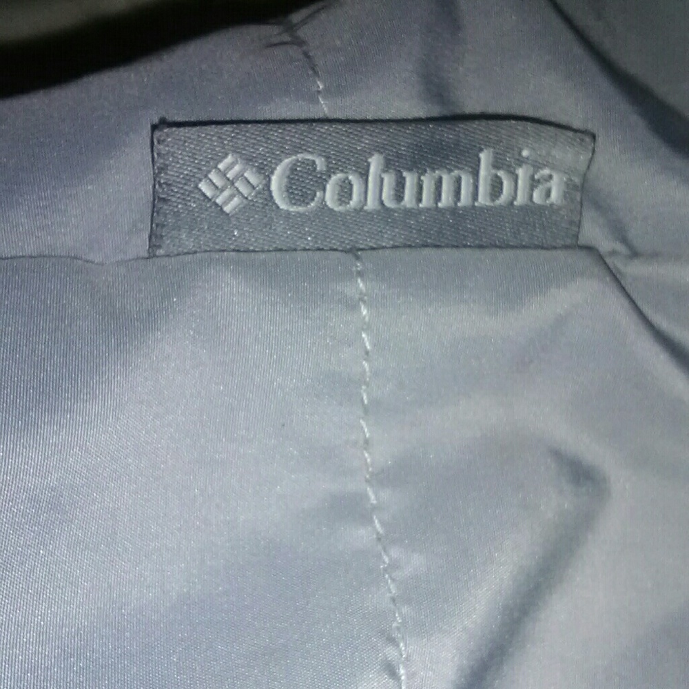 Woman's NWOT large columbia jacket